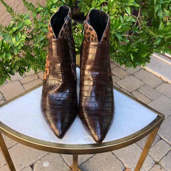 Jeffrey Campbell Bentlee Bootie Size 6. - Picture 3 of 13